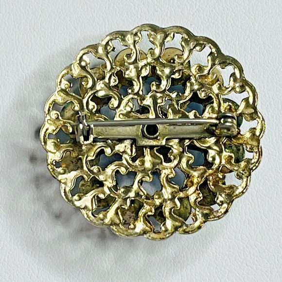 VINTAGE Pin Brooch Blue Rhinestones Circle Gold Tone Filagree Art Deco - Picture 6 of 7